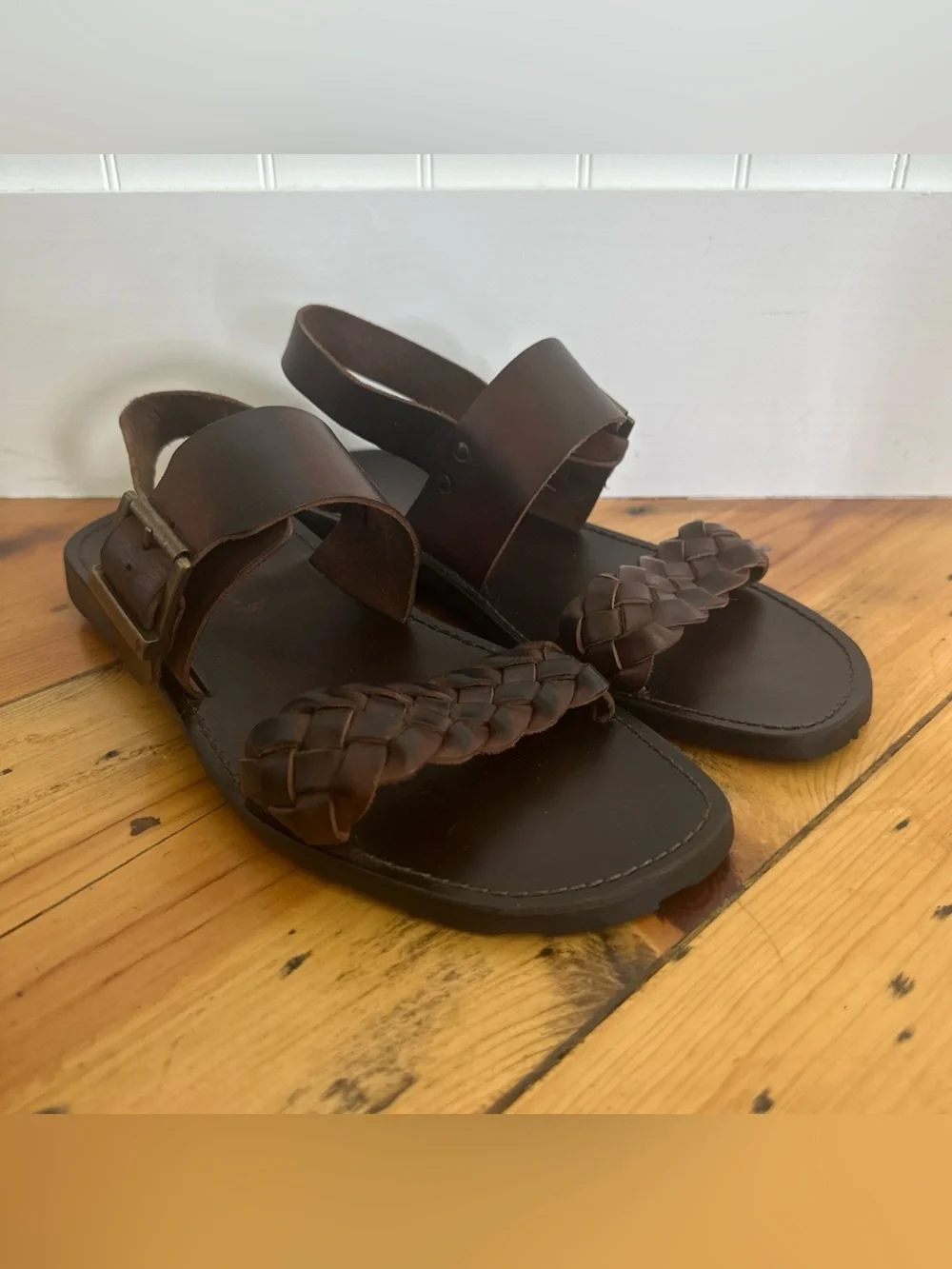 KENNETH COLE Men’s Size 10 Brown Leather Sandals Braided Strap Electric Shock